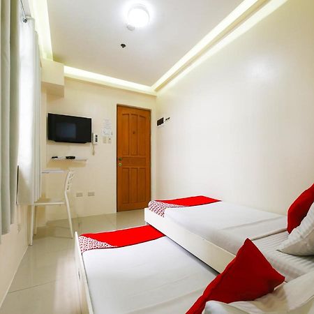 Oyo 783 Freemont Place Paranaque City Exterior foto