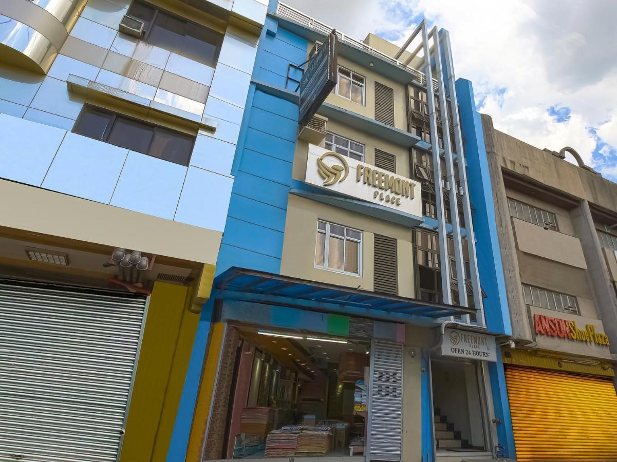 Oyo 783 Freemont Place Paranaque City Exterior foto