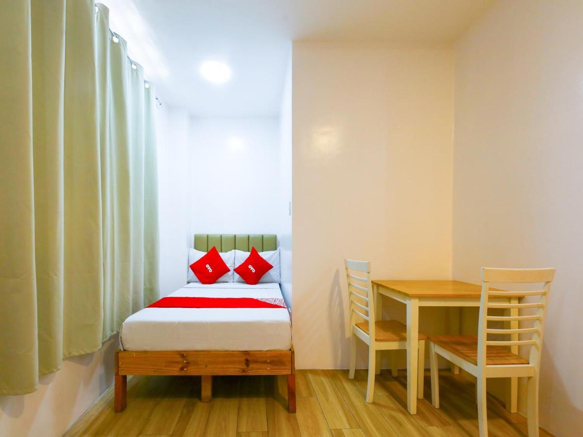 Oyo 783 Freemont Place Paranaque City Exterior foto