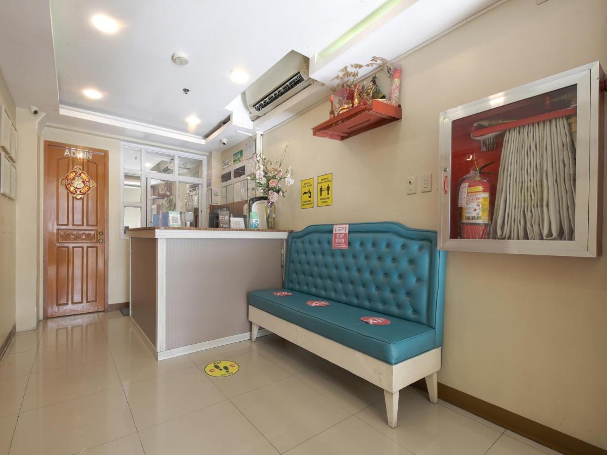 Oyo 783 Freemont Place Paranaque City Exterior foto