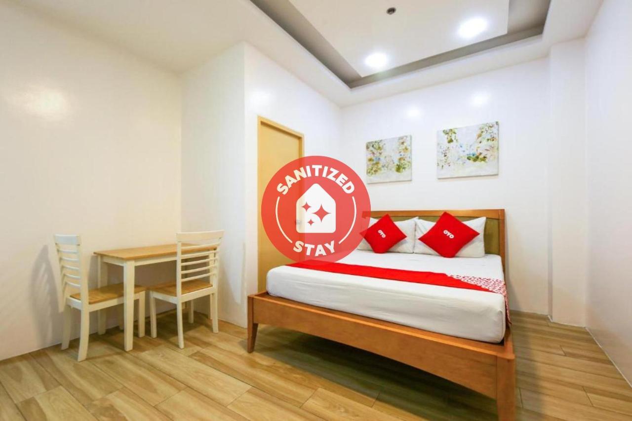 Oyo 783 Freemont Place Paranaque City Exterior foto